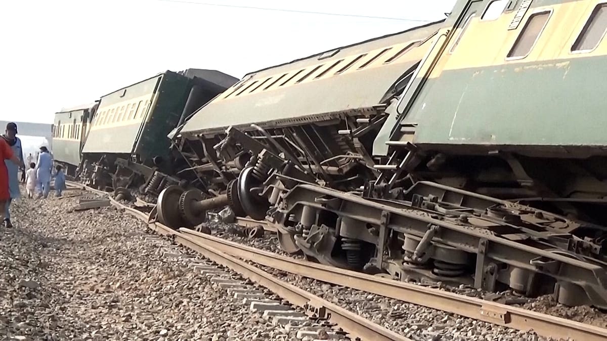Derailed coaches of the Rehman Baba Express on the tracks near Sher Shah, Multan, on 13 October
